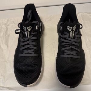 Men’s Nike Mamba Focus Sneakers Size 7.5